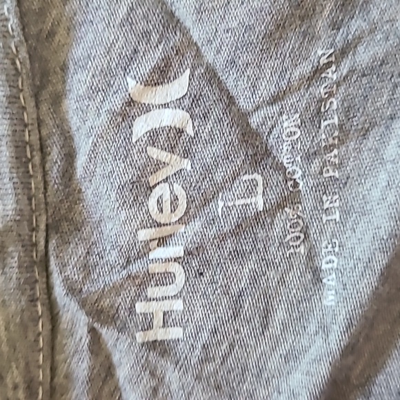Hurley T-Shirt - Picture 2 of 2